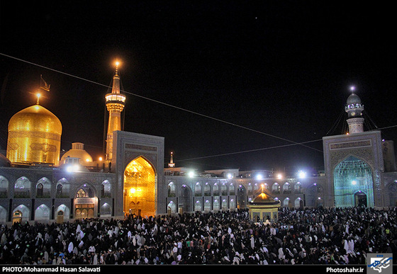 گزارش تصویری |  مراسم احیای شب نوزدهم ماه رمضان در حرم رضوی | عکس محمد حسن صلواتی/شهرآرا