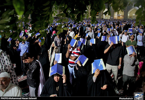 گزارش تصویری |  مراسم احیای شب نوزدهم ماه رمضان در حرم رضوی | عکس محمد حسن صلواتی/شهرآرا
