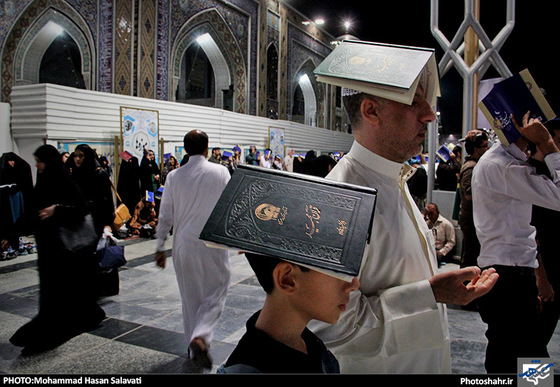 گزارش تصویری |  مراسم احیای شب نوزدهم ماه رمضان در حرم رضوی | عکس محمد حسن صلواتی/شهرآرا