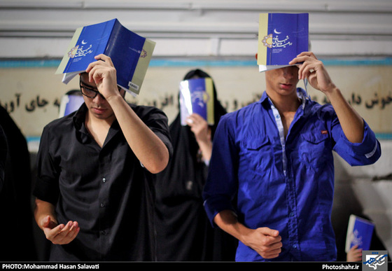 گزارش تصویری |  مراسم احیای شب نوزدهم ماه رمضان در حرم رضوی | عکس محمد حسن صلواتی/شهرآرا