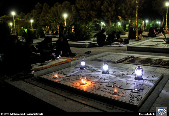 گزارش تصویری | احیای شب بیست و یک رمضان در گلزار شهدا بهشت رضا(ع) | عکس : محمد حسن صلواتی / شهرآرا