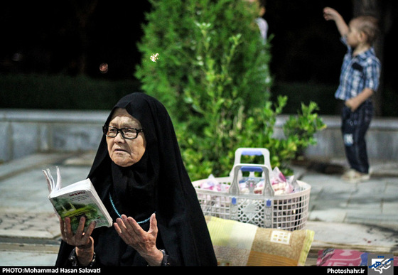 گزارش تصویری | احیای شب بیست و یک رمضان در گلزار شهدا بهشت رضا(ع) | عکس : محمد حسن صلواتی / شهرآرا