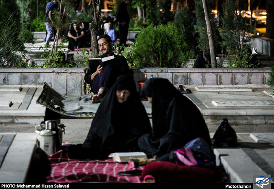 گزارش تصویری | احیای شب بیست و یک رمضان در گلزار شهدا بهشت رضا(ع) | عکس : محمد حسن صلواتی / شهرآرا