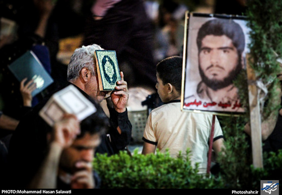 گزارش تصویری | احیای شب بیست و یک رمضان در گلزار شهدا بهشت رضا(ع) | عکس : محمد حسن صلواتی / شهرآرا