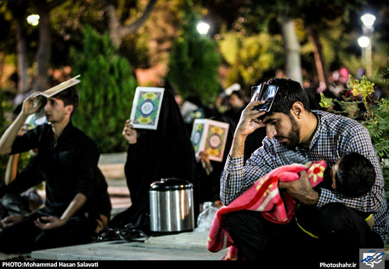 گزارش تصویری | احیای شب بیست و یک رمضان در گلزار شهدا بهشت رضا(ع) | عکس : محمد حسن صلواتی / شهرآرا