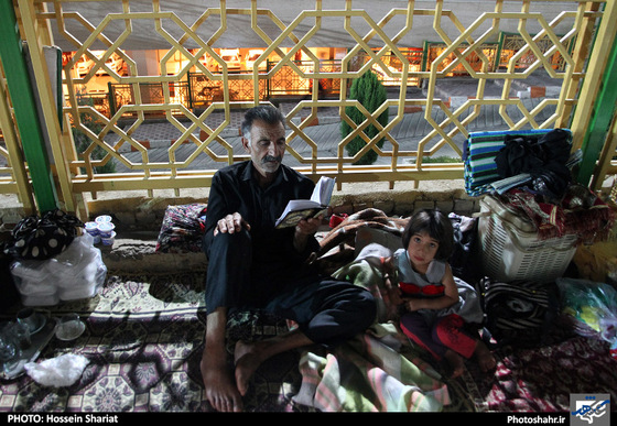 گزارش تصویری|مراسم احیای شب بیست و سوم ماه رمضان در اطراف حرم رضوی|عکس:حسین شریعت /شهرآرا