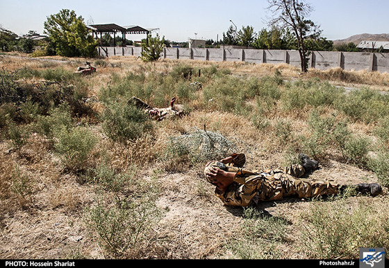 گزارش تصویری | مانور امداد و نجات تیپ 377 پیاده ارتش  | عکس :حسین شریعت /شهرآرا