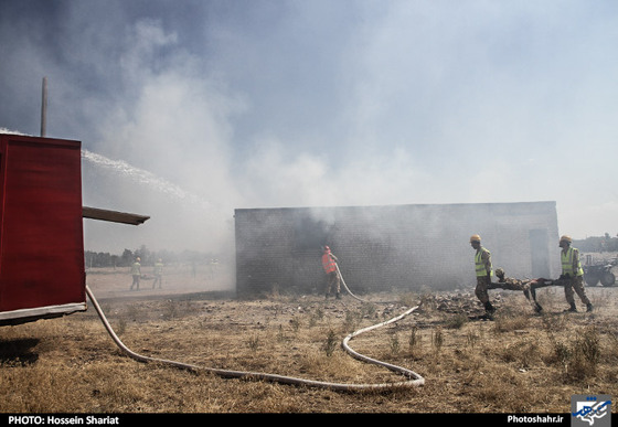 گزارش تصویری | مانور امداد و نجات تیپ 377 پیاده ارتش  | عکس :حسین شریعت /شهرآرا