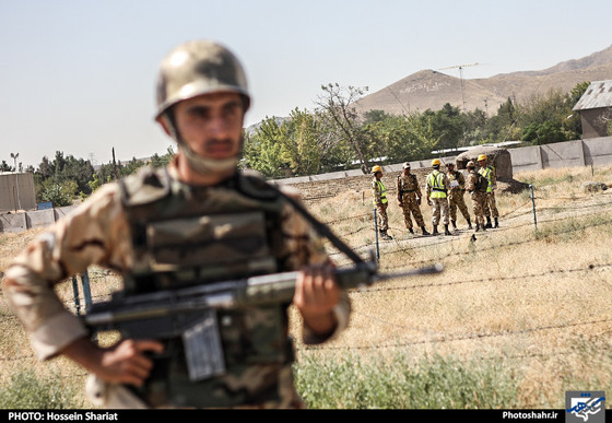 گزارش تصویری | مانور امداد و نجات تیپ 377 پیاده ارتش  | عکس :حسین شریعت /شهرآرا