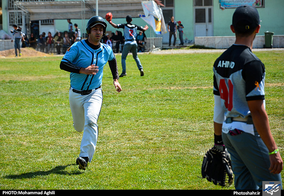 گزارش تصویری |مسابقات لیگ بیس بال در مشهد |  عکس : محمد عقیلی/شهرآرا