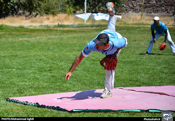 گزارش تصویری |مسابقات لیگ بیس بال در مشهد |  عکس : محمد عقیلی/شهرآرا