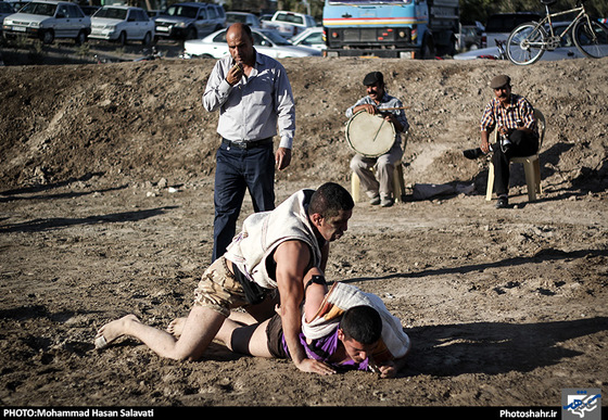 گزارش تصویری | مسابقات کشتی با چوخه در گود فردوسی |عکس : محمد حسن صلواتی /شهرآرا 