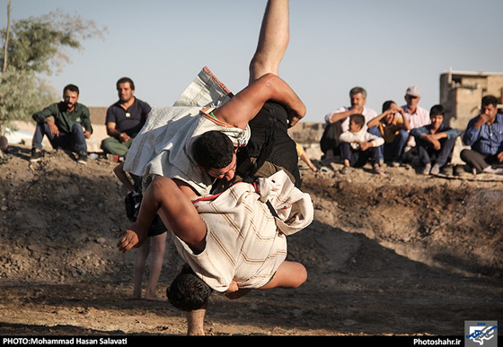 گزارش تصویری | مسابقات کشتی با چوخه در گود فردوسی |عکس : محمد حسن صلواتی /شهرآرا 