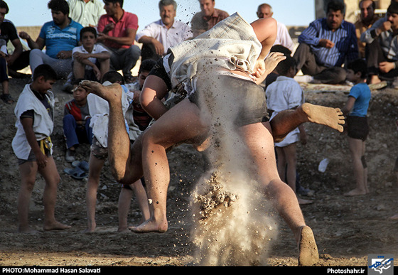 گزارش تصویری | مسابقات کشتی با چوخه در گود فردوسی |عکس : محمد حسن صلواتی /شهرآرا 