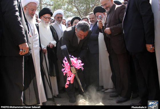 گزارش تصویری | مراسم کلنگ زنی مدرسه علمیه ثامن الحجج(ع) | عکس : محد حسن صلواتی / شهرآرا