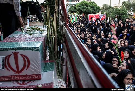 گزارش تصویری |  استقبال از 13 شهید گمنام خط شکن در مشهد | عکس:محمد حسن صلواتی / شهرآرا