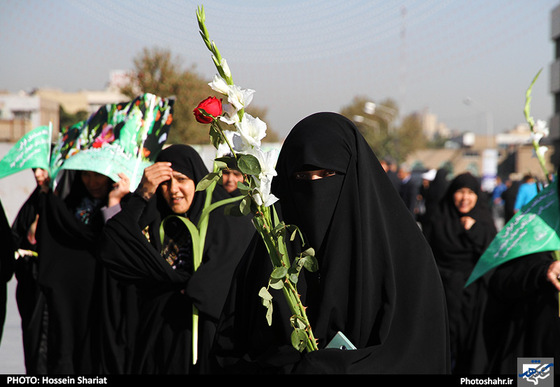 گزارش تصویری | مراسم گلباران حرم رضوی و آغاز جشن های دهه کرامت | عکس : حسین شریعت/ شهرآرا
