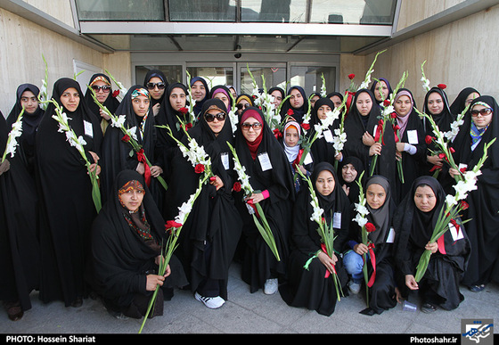 گزارش تصویری | مراسم گلباران حرم رضوی و آغاز جشن های دهه کرامت | عکس : حسین شریعت/ شهرآرا