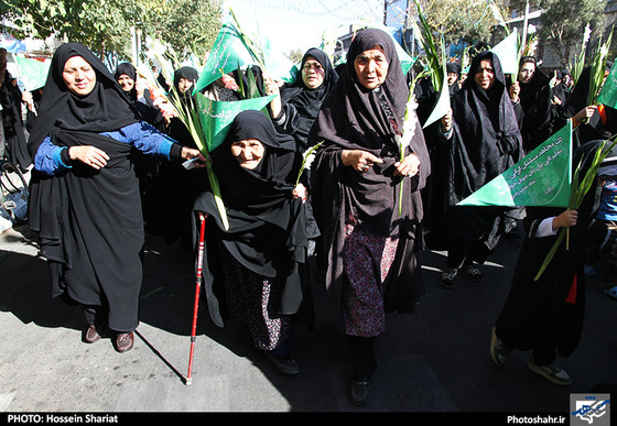 گزارش تصویری | مراسم گلباران حرم رضوی و آغاز جشن های دهه کرامت | عکس : حسین شریعت/ شهرآرا