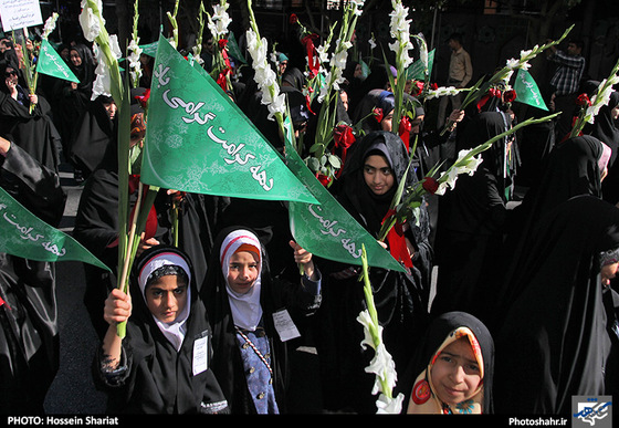 گزارش تصویری | مراسم گلباران حرم رضوی و آغاز جشن های دهه کرامت | عکس : حسین شریعت/ شهرآرا