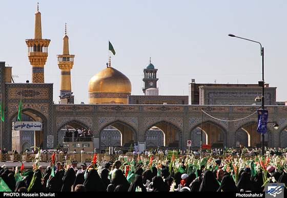 گزارش تصویری | مراسم گلباران حرم رضوی و آغاز جشن های دهه کرامت | عکس : حسین شریعت/ شهرآرا