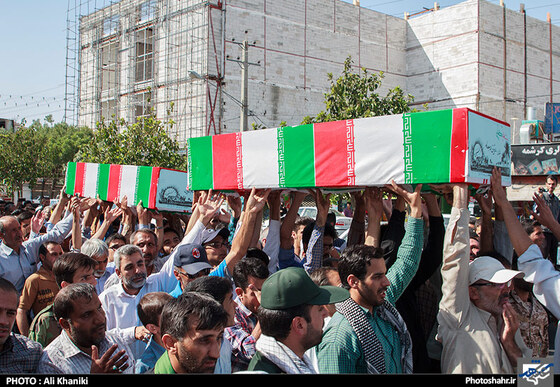 گزارش تصویری | وداع با دو شهید گمنام در شهرک شهید رجایی | عکس : علی خانیکی /شهرآرا