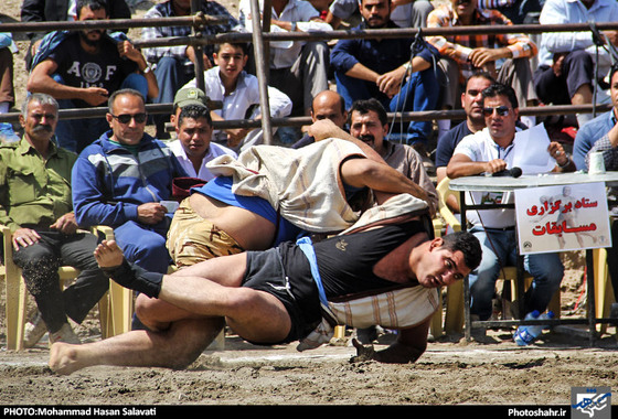 گزارش تصویری | مسابقات کشتی با چوخه | عکس : محمد حسن صلواتی/ شهرآرا 