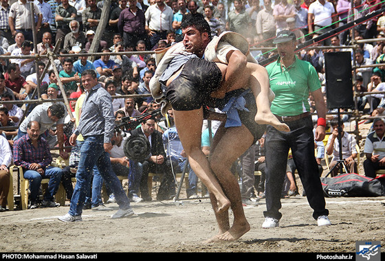 گزارش تصویری | مسابقات کشتی با چوخه | عکس : محمد حسن صلواتی/ شهرآرا 