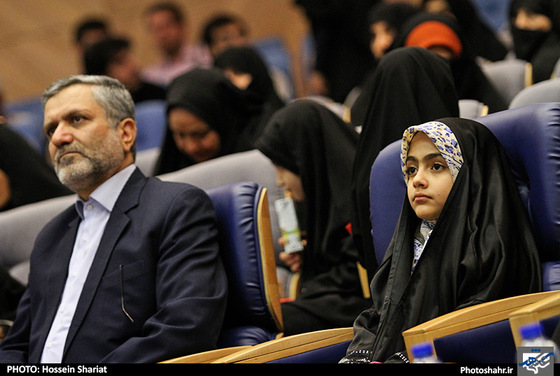 جشن تکلیف و اهداء هدیه مقام معظم رهبری به آرمیتا رضایی نژاد