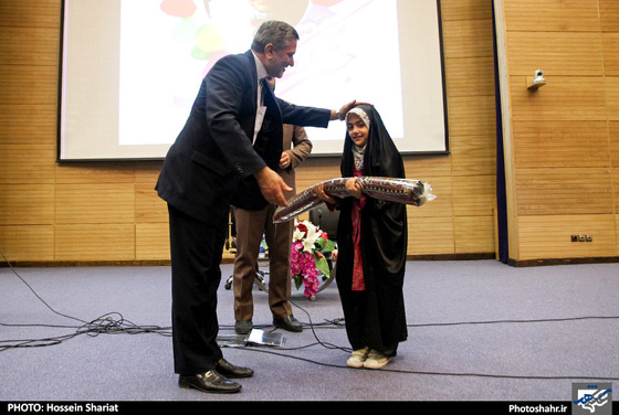 جشن تکلیف و اهداء هدیه مقام معظم رهبری به آرمیتا رضایی نژاد