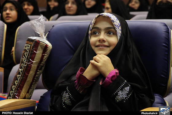 جشن تکلیف و اهداء هدیه مقام معظم رهبری به آرمیتا رضایی نژاد