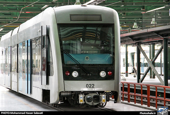 گزارش تصویری | بازدید شهرآرایی ها از قطار شهری مشهد | عکس : محمد حسن صلواتی / شهرآرا