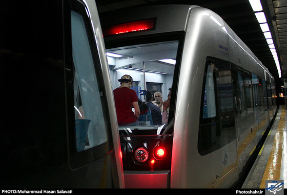 گزارش تصویری | بازدید شهرآرایی ها از قطار شهری مشهد | عکس : محمد حسن صلواتی / شهرآرا