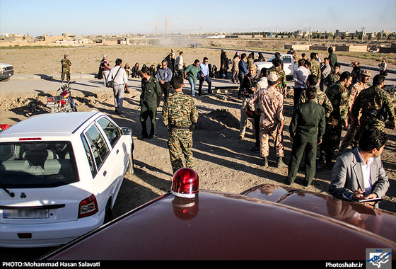 گزارش تصویری | جمع آوری معتادان پر خطر درحاشیه شهر مشهد | عکس : محمد حسن صلواتی /شهرآرا