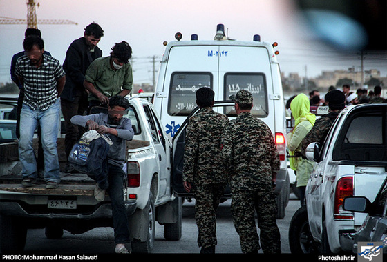 گزارش تصویری | جمع آوری معتادان پر خطر درحاشیه شهر مشهد | عکس : محمد حسن صلواتی /شهرآرا