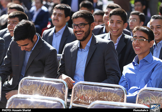 گزارش تصویری | زنگ آغاز مدارس با حضور وزیر بهداشت در مشهد| عکس : حسین شریعت /شهرآرا