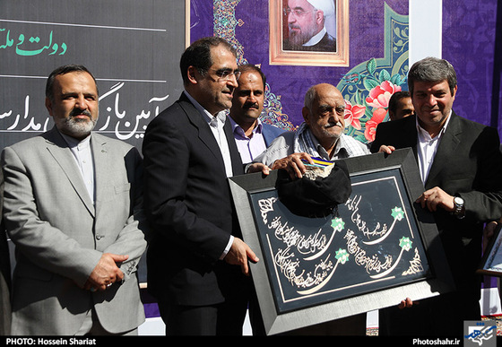 گزارش تصویری | زنگ آغاز مدارس با حضور وزیر بهداشت در مشهد| عکس : حسین شریعت /شهرآرا