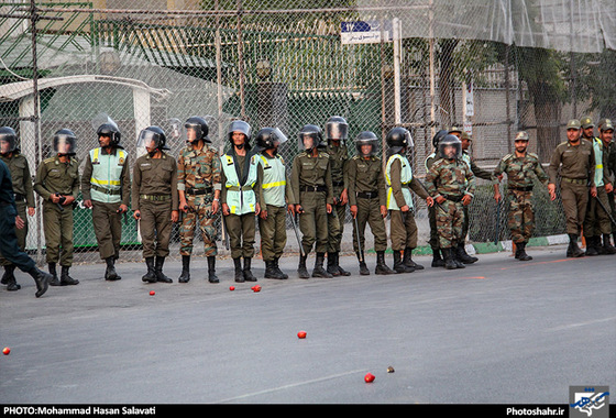 گزارش تصویری | تجمع اعتراض آمیز مردم مشهد در مقابل کنسولگری عربستان در پی فاجعه ی منا | عکس : محمدحسن صلواتی /شهرآرا