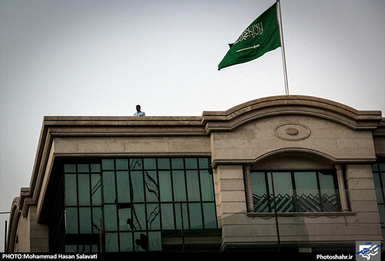 گزارش تصویری | تجمع اعتراض آمیز مردم مشهد در مقابل کنسولگری عربستان در پی فاجعه ی منا | عکس : محمدحسن صلواتی /شهرآرا