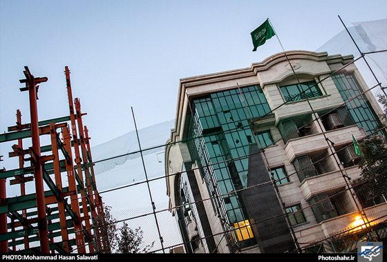 گزارش تصویری | تجمع اعتراض آمیز مردم مشهد در مقابل کنسولگری عربستان در پی فاجعه ی منا | عکس : محمدحسن صلواتی /شهرآرا