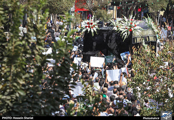 گزارش تصویری | مراسم تشییع پیکر جان باختگان فاجعه منا در مشهد | عکس : حسین شریعت/شهرآرا