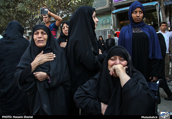 گزارش تصویری | مراسم تشییع پیکر جان باختگان فاجعه منا در مشهد | عکس : حسین شریعت/شهرآرا