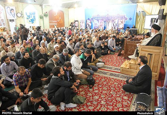 گزارش تصویری |آیت الله علم الهدی در مراسم بزرگداشت جانباختگان فاجعه ی منا در مهدیه مشهد | عکس : حسین شریعت / شهرآرا 