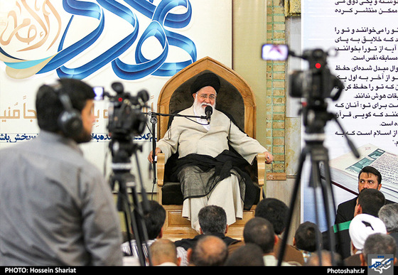 گزارش تصویری |آیت الله علم الهدی در مراسم بزرگداشت جانباختگان فاجعه ی منا در مهدیه مشهد | عکس : حسین شریعت / شهرآرا 