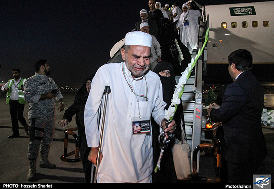 گزارش تصویری | بازگشت اولین گروه حجاج مشهدی از سفر حج | عکس:حسین شریعت/ شهرآرا