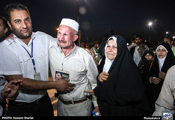 گزارش تصویری | بازگشت اولین گروه حجاج مشهدی از سفر حج | عکس:حسین شریعت/ شهرآرا