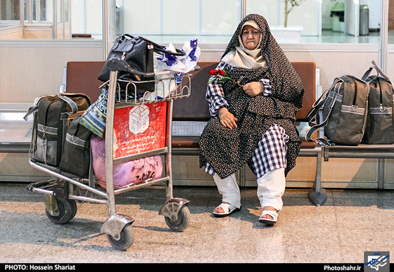 گزارش تصویری | بازگشت اولین گروه حجاج مشهدی از سفر حج | عکس:حسین شریعت/ شهرآرا