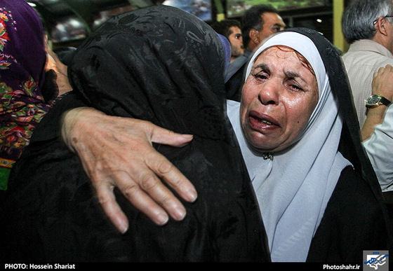 گزارش تصویری | بازگشت اولین گروه حجاج مشهدی از سفر حج | عکس:حسین شریعت/ شهرآرا