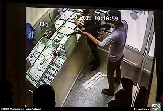 گزارش تصویری | دستگیری سارقان مسلح طلافروشی در مشهد |عکس : محمد حسن صلواتی /شهرآرا