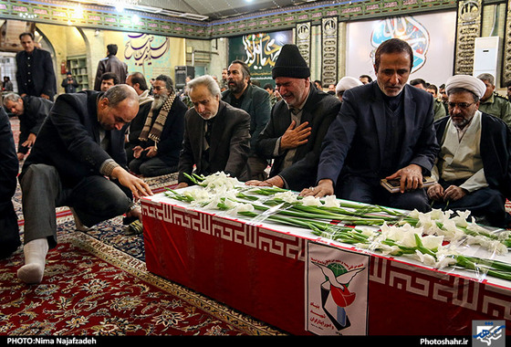 گزارش تصویری | تشییع پیکر جانباز شهید سید علی یوسفی در مشهد | عکس : نیما نجف زاده /شهرآرا